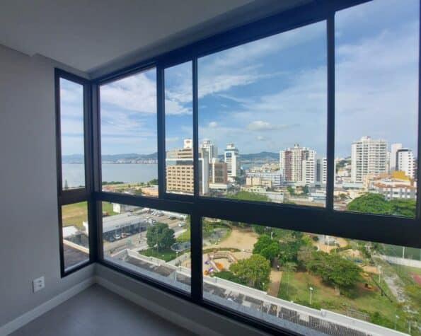 Apartamento para alugar, com 3 suítes, Estreito, Florianópolis, SC.