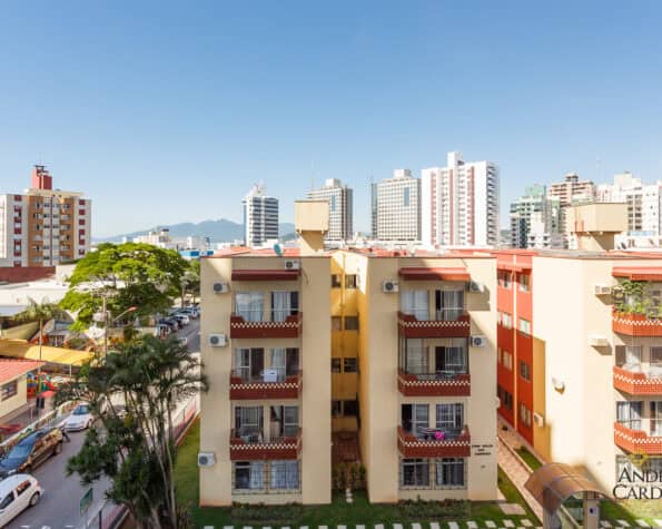 Apartamento para alugar – 02 quartos sendo 01 suíte – Campinas – São José/SC.