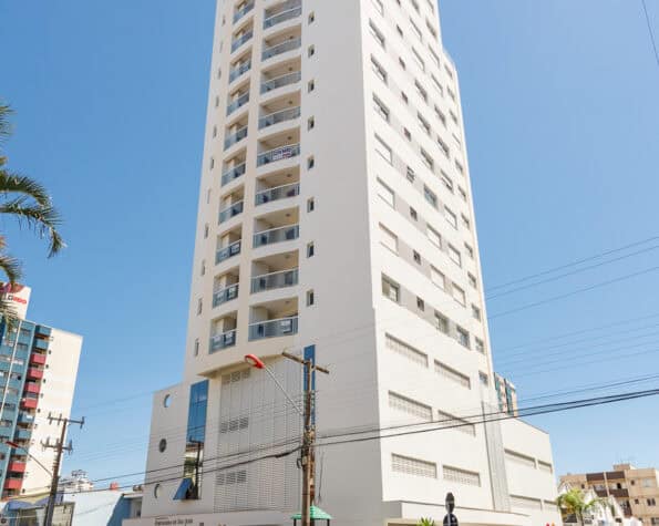 Apartamento para alugar – 02 quartos sendo 01 suíte – Campinas – São José/SC.