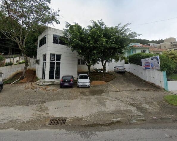 Prédio comercial para locação, com estacionamento, Corrego Grande, Florianópolis, SC