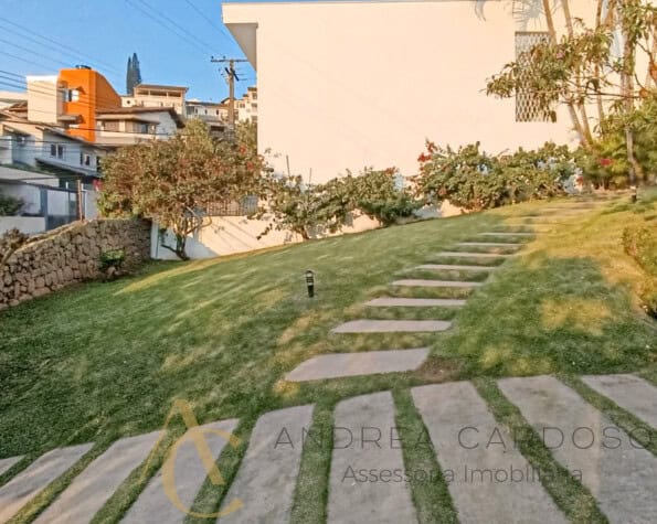 Casa à venda com piscina, espaço gourmet e pomar – Centro, Florianópolis/ SC.