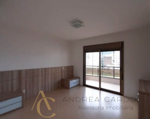 Apartamento à venda, 3 suítes, 3 vagas de garagem – Agronômica – Florianópolis, SC.