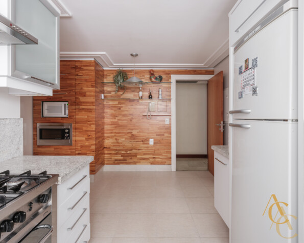 Apartamento para alugar – 4 suítes – Agronômica, Florianópolis/SC.