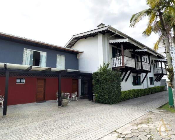 Casa comercial para alugar – Carvoeira – Florianópolis/SC.