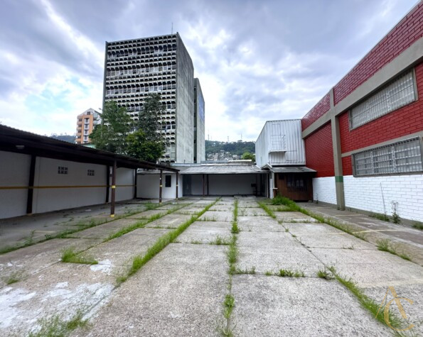 Loja para alugar/terreno – Centro – Florianópolis/SC.