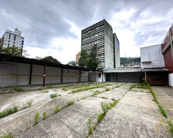 Loja para alugar/terreno – Centro – Florianópolis/SC.