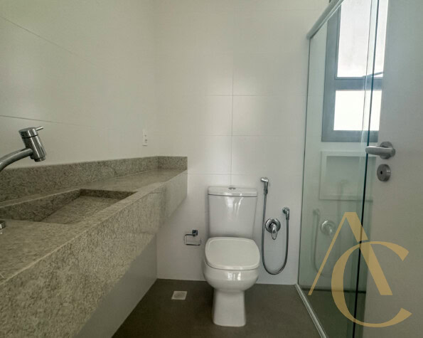 Apartamento para alugar – 03 suítes – Centro – Florianópolis/SC.